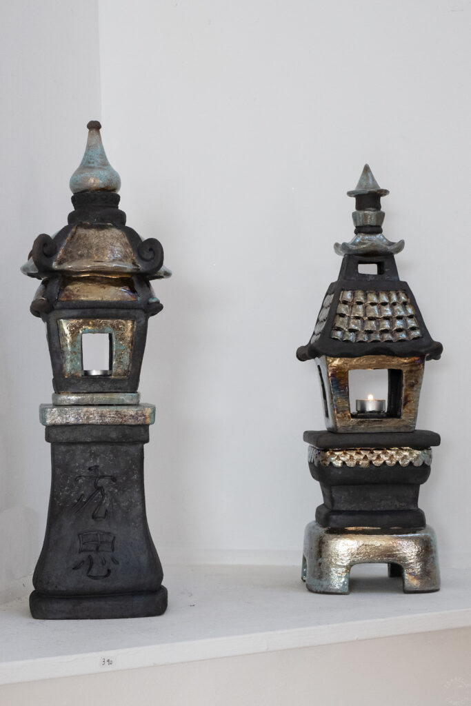 Exposition Sanary - sculptures raku - Emmanuelle Not